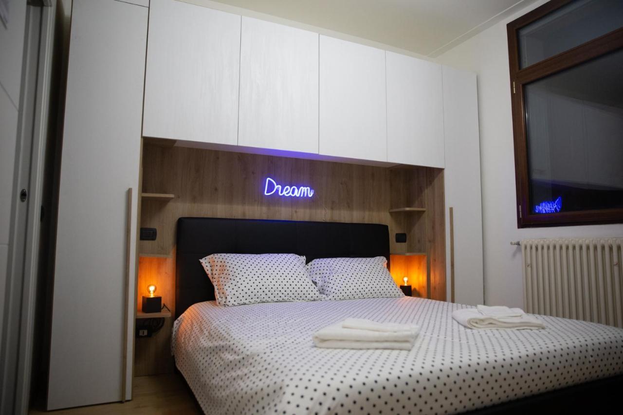 Sweet House Meda Apartment Milan Bagian luar foto
